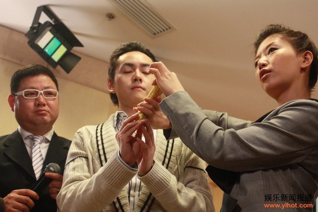 AVǰŮ�ź���ө�������� ʾ���������÷�